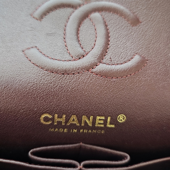 The Icon Classic Chanel Bag 11.12 - Picture 3 of 5